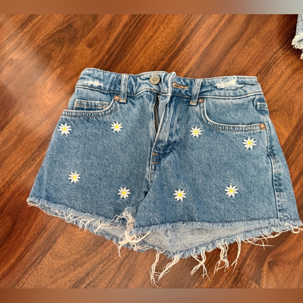 Zara Blue Jean Shorts with Daisy Embroidery